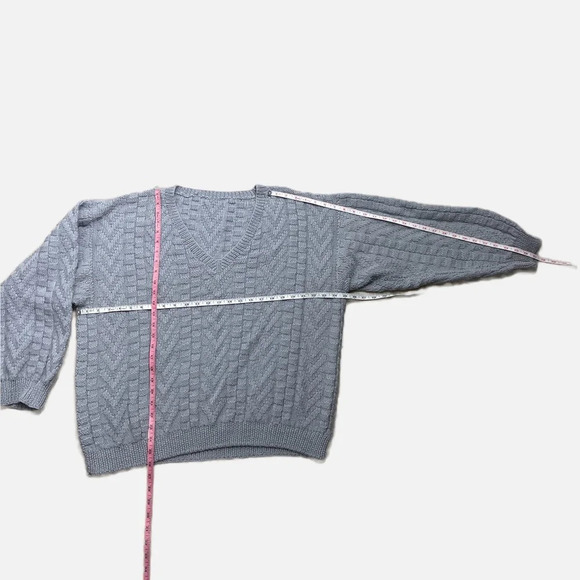 Vintage Hand Knit Men’s V-Neck Sweater Large Textured Solid Gray Grampa - Picture 5 of 6